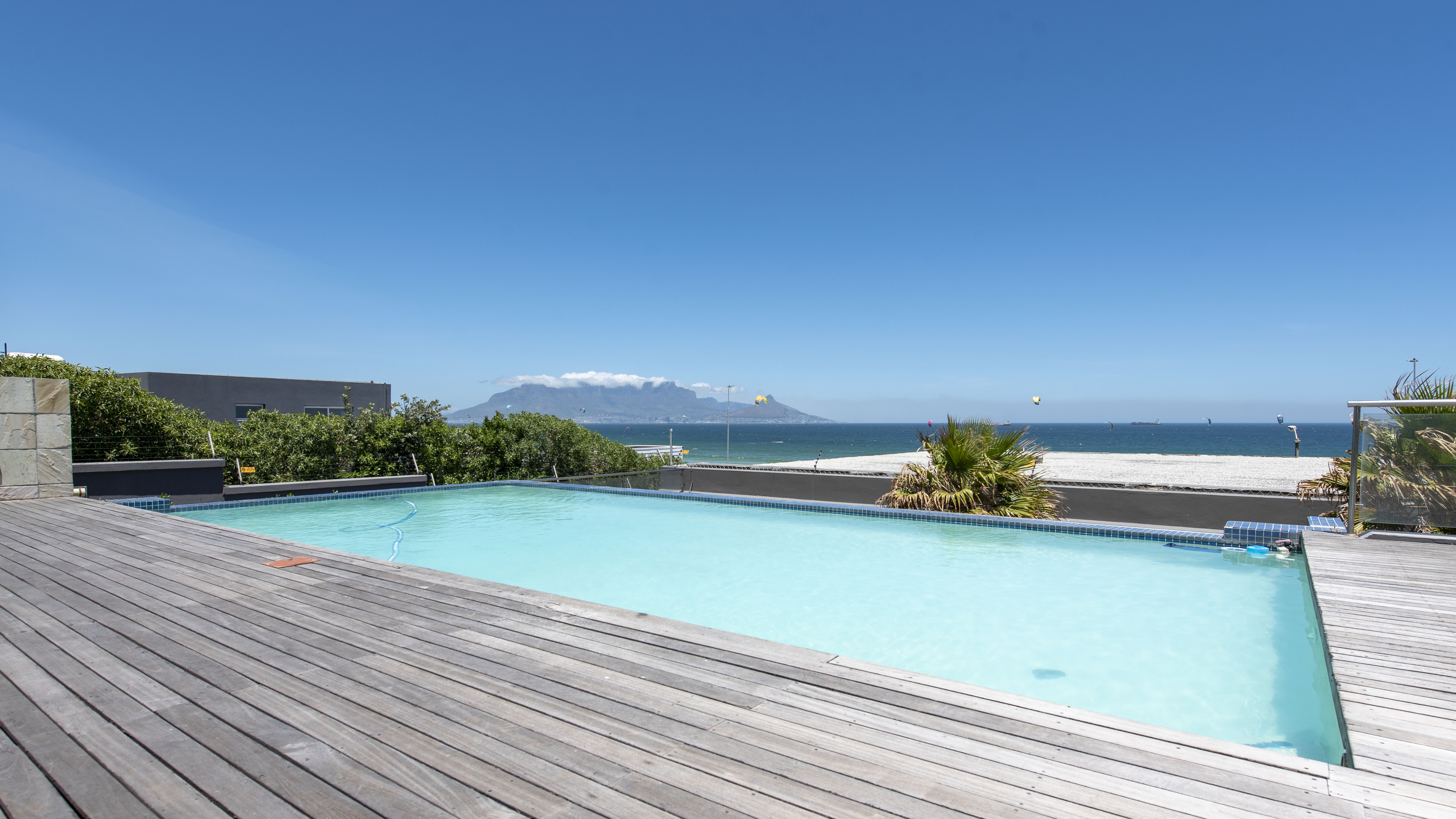 1 Bedroom Property for Sale in Bloubergstrand Western Cape